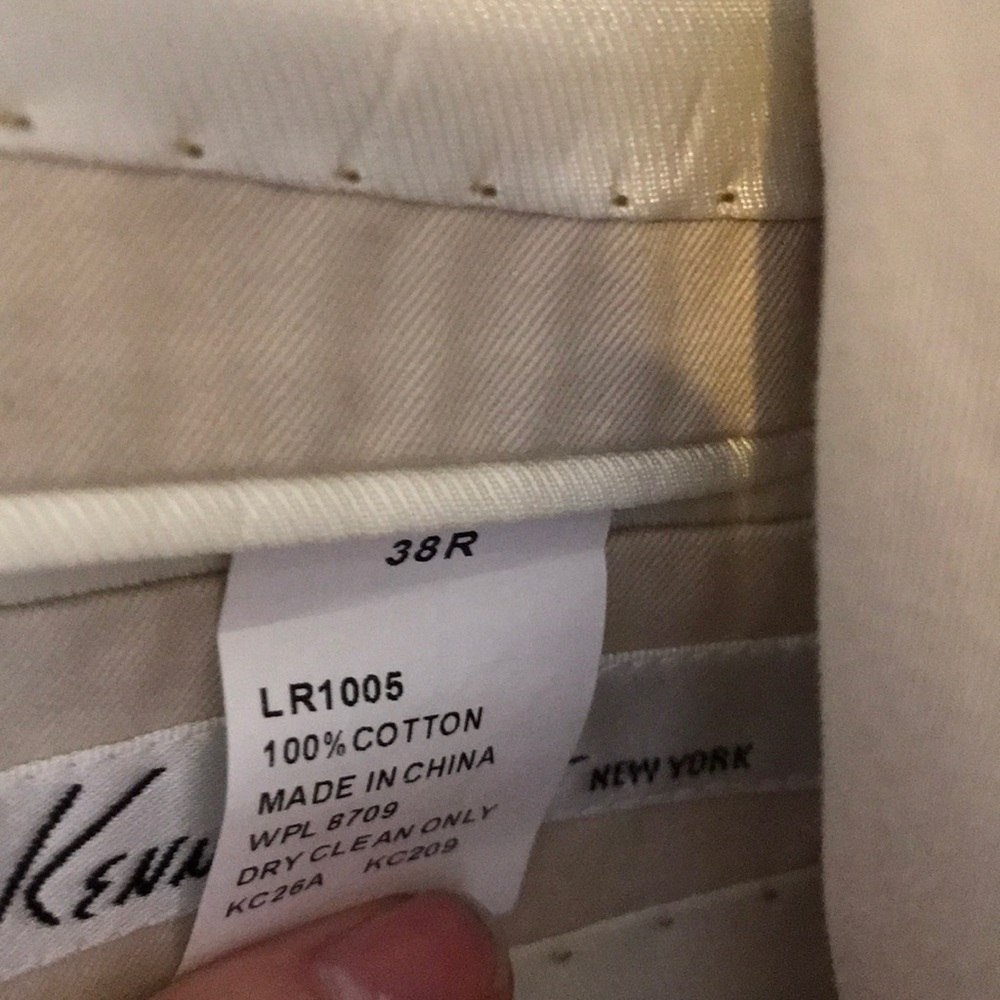 Kenneth Cole ivory cotton suit (38 R 32x32 pants) - Picture 4 of 4